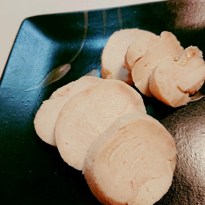 レンジで簡単！塩麹で作るしっとり柔らかサラダチキン